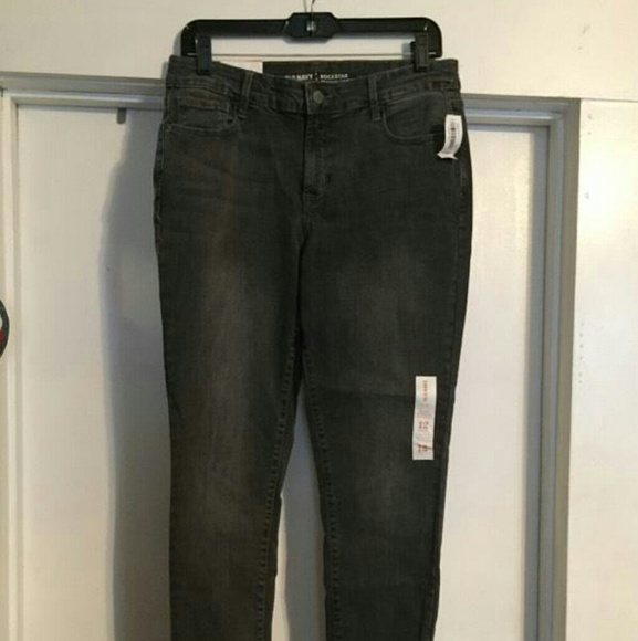 Old Navy Denim - NWT Old Navy Charcoal Rockstar Super Skinny Jeans!